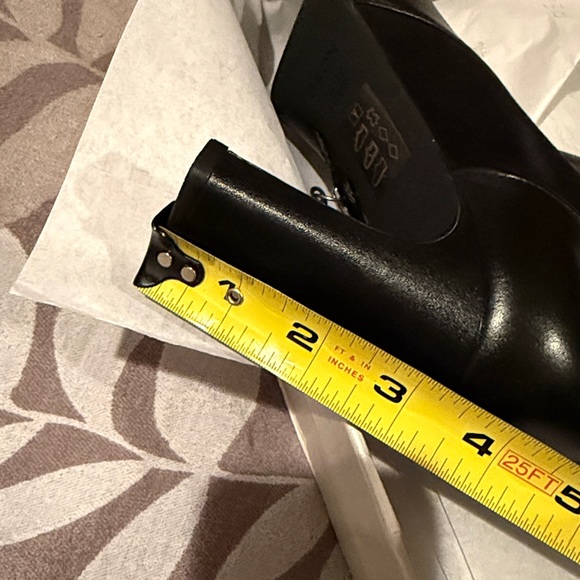 Geox Viviyanne beautiful black leather boot women’s size 37 European / 7 US boot - Picture 6 of 6